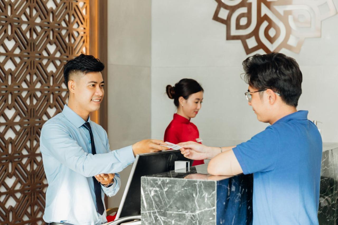 Phu Thang Grand Hotel Duc Hoa Zewnętrze zdjęcie