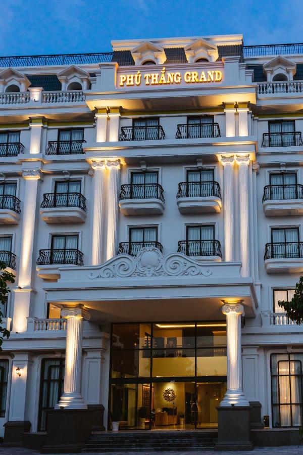 Phu Thang Grand Hotel Duc Hoa Zewnętrze zdjęcie