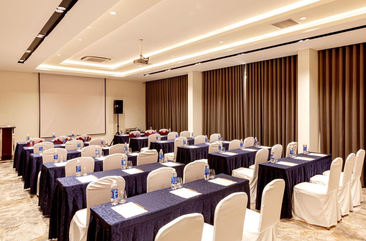 Phu Thang Grand Hotel Duc Hoa Zewnętrze zdjęcie