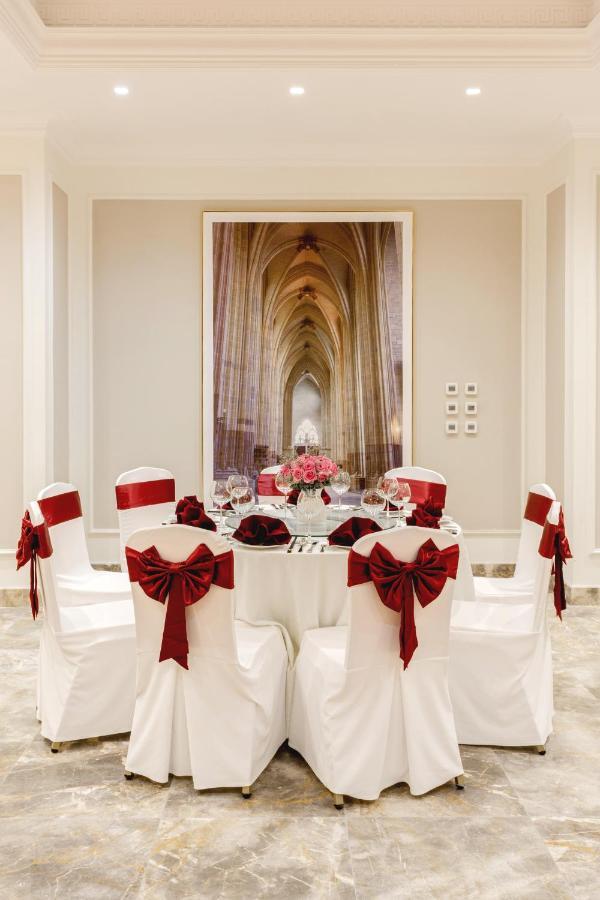 Phu Thang Grand Hotel Duc Hoa Zewnętrze zdjęcie