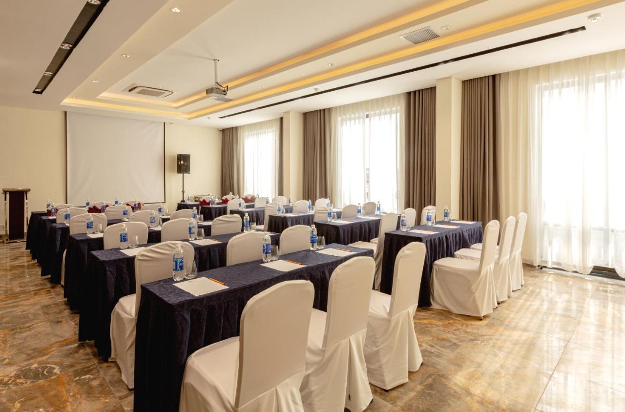 Phu Thang Grand Hotel Duc Hoa Zewnętrze zdjęcie