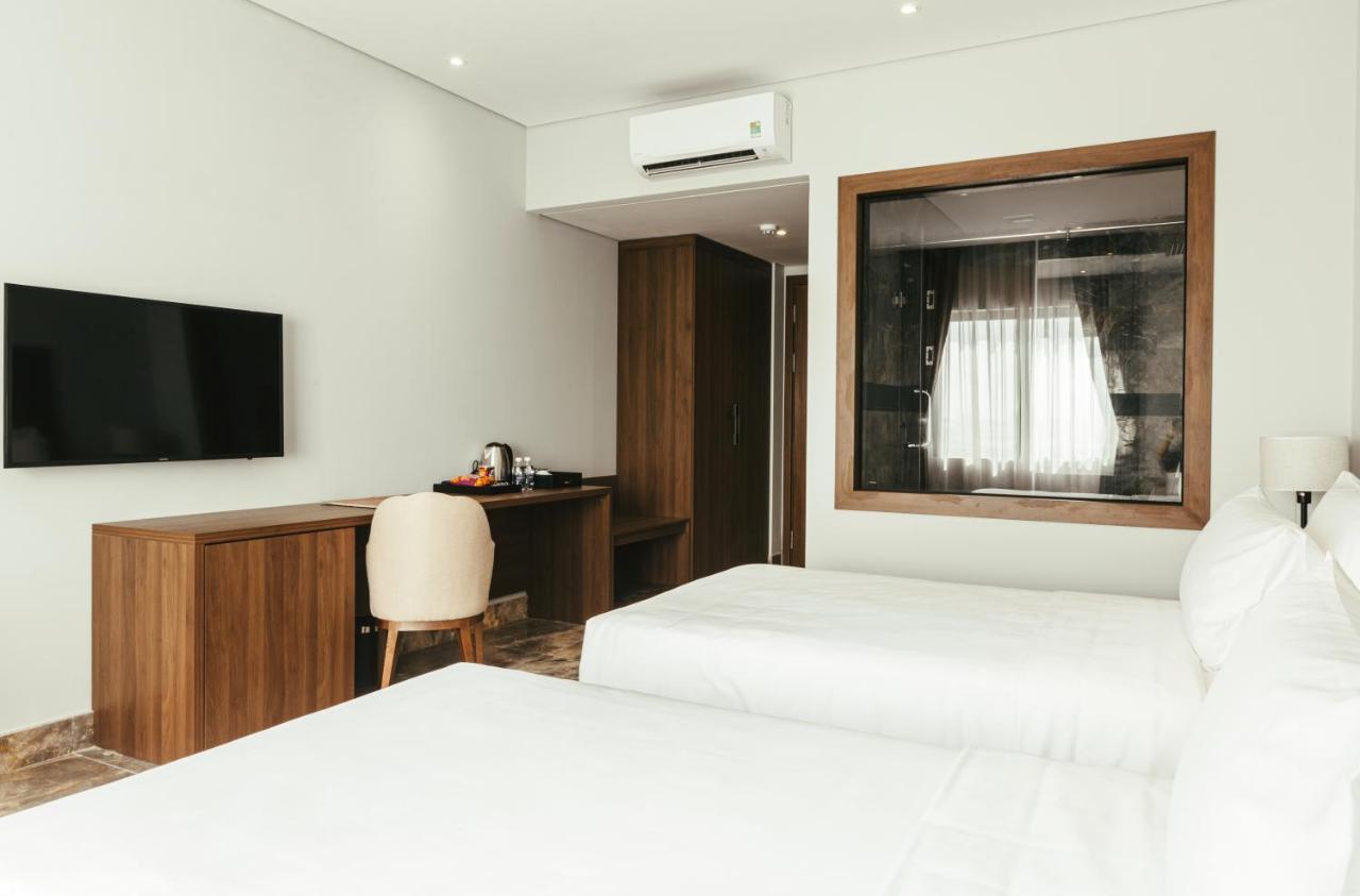 Phu Thang Grand Hotel Duc Hoa Zewnętrze zdjęcie