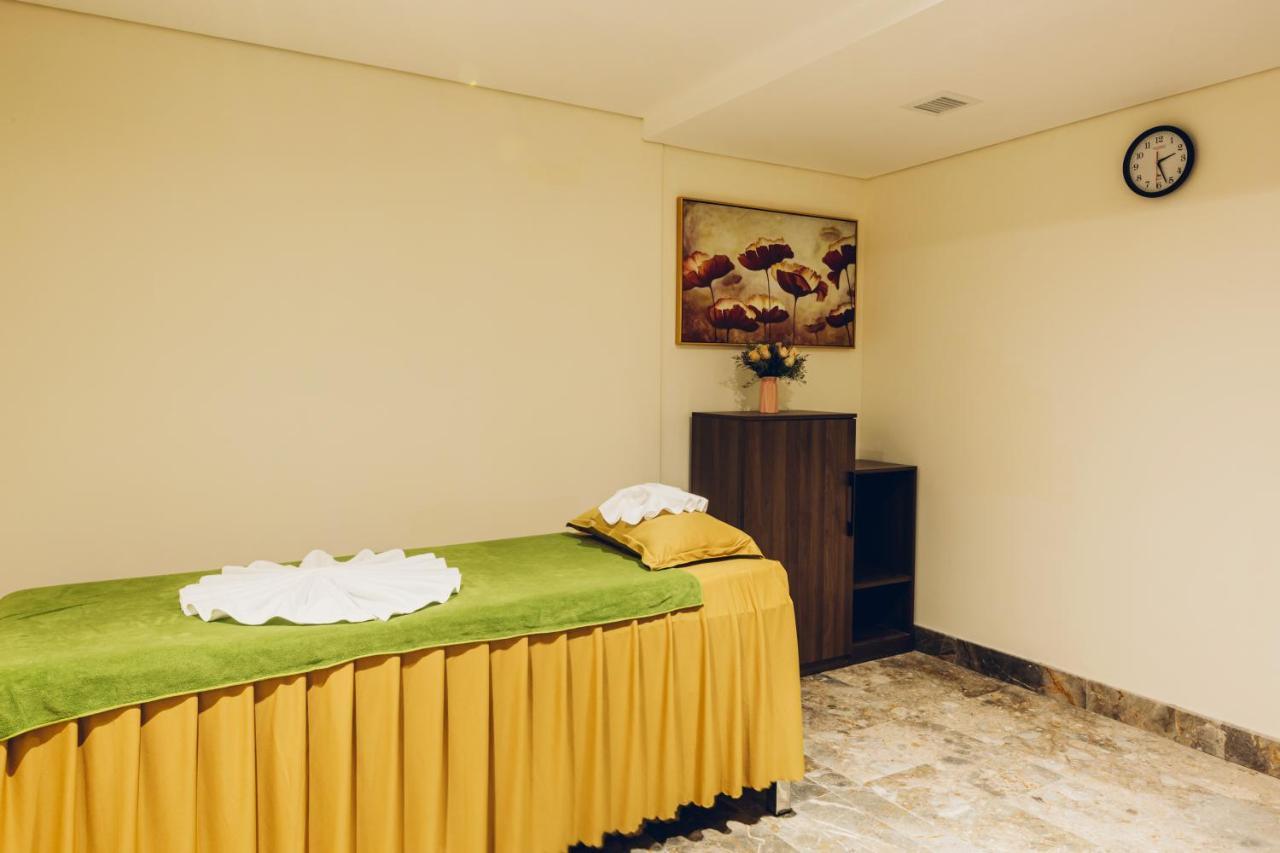 Phu Thang Grand Hotel Duc Hoa Zewnętrze zdjęcie