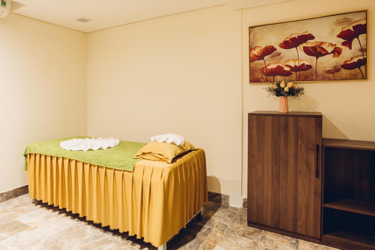 Phu Thang Grand Hotel Duc Hoa Zewnętrze zdjęcie