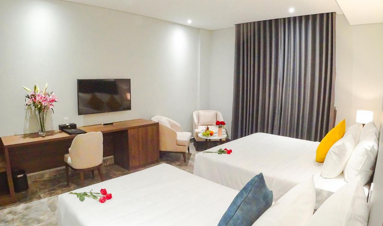 Phu Thang Grand Hotel Duc Hoa Zewnętrze zdjęcie