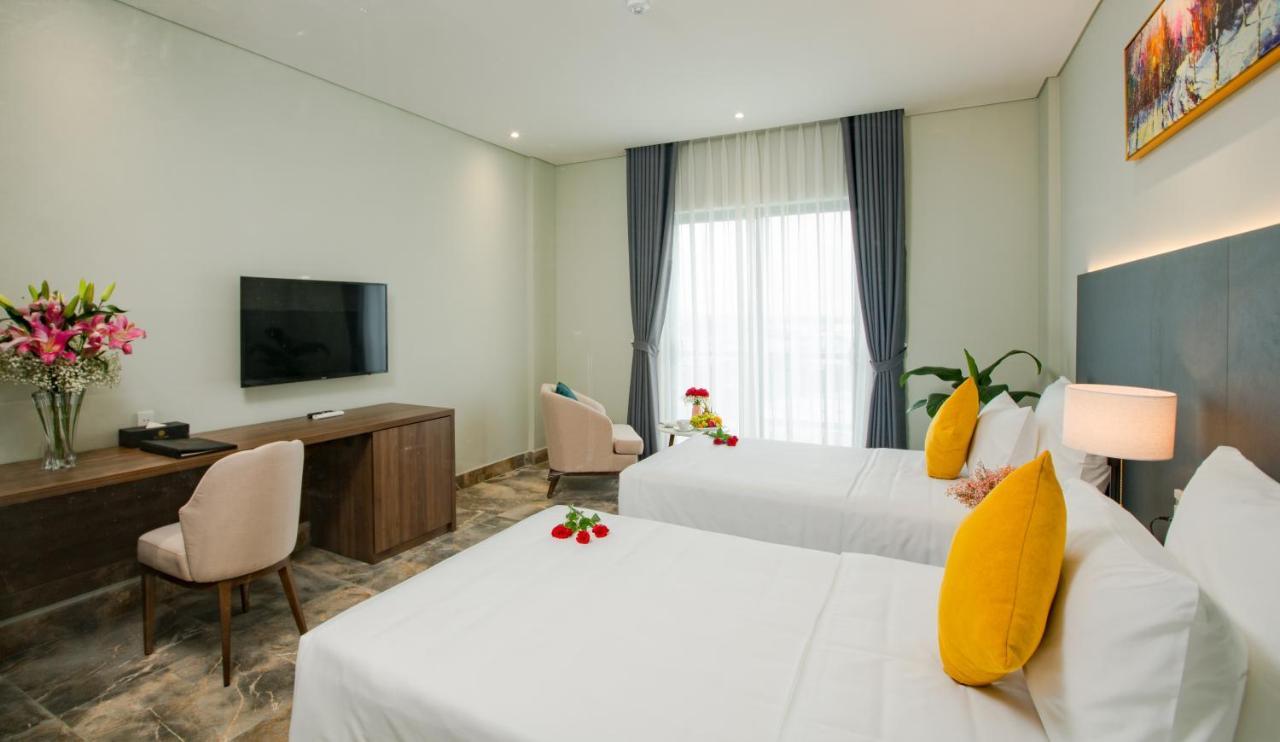 Phu Thang Grand Hotel Duc Hoa Zewnętrze zdjęcie